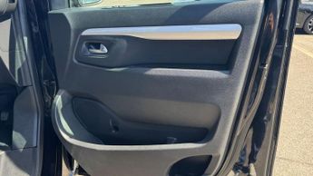 Toyota PROACE Verso 1.5D Shuttle Medium MPV 5dr Diesel Manual MWB Euro 6 (s/s) (9 Se