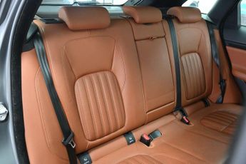 JAGUAR F-PACE 2.0 D180 Portfolio SUV 5dr Diesel Auto AWD Euro 6 (s/s) (180 ps)