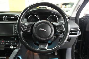 JAGUAR F-PACE 2.0 D180 Portfolio SUV 5dr Diesel Auto AWD Euro 6 (s/s) (180 ps)