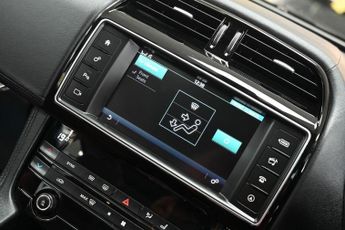 JAGUAR F-PACE 2.0 D180 Portfolio SUV 5dr Diesel Auto AWD Euro 6 (s/s) (180 ps)
