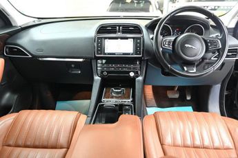JAGUAR F-PACE 2.0 D180 Portfolio SUV 5dr Diesel Auto AWD Euro 6 (s/s) (180 ps)
