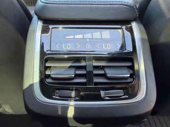 Volvo XC60 2.0 B5 MHEV Inscription Auto AWD Euro 6 (s/s) 5dr
