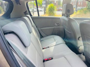 Renault Clio 1.6 VVT Initiale TomTom Auto Euro 4 5dr