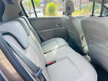 Renault Clio 1.6 VVT Initiale TomTom Auto Euro 4 5dr