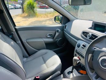 Renault Clio 1.6 VVT Initiale TomTom Auto Euro 4 5dr