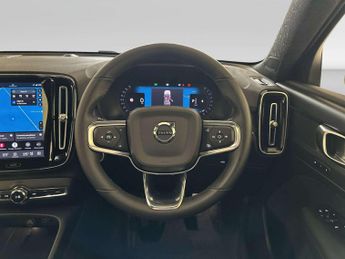 Volvo XC40 2.0 B3 MHEV Plus Dark SUV 5dr Petrol Hybrid DCT Auto Euro 6 (s/s