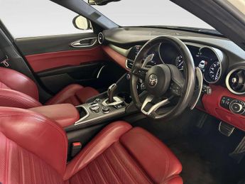 Alfa Romeo Giulia 2.0T Veloce Saloon 4dr Petrol GPF Auto Euro 6 (s/s) (280 ps)