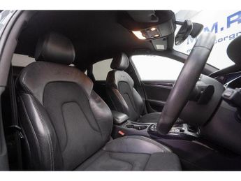 Audi A4 3.0 TDI V6 Black Edition Saloon 4dr Diesel S Tronic quattro Euro