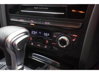 Audi A4 3.0 TDI V6 Black Edition Saloon 4dr Diesel S Tronic quattro Euro