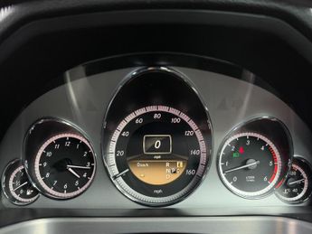 Mercedes-Benz E Class 3.0 E350 CDI V6 BlueEfficiency Sport Edition 125 G-Tronic+ Euro 