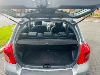 Toyota Yaris 1.3 VVT-i TR Hatchback 5dr Petrol Manual (141 g/km, 85 bhp)