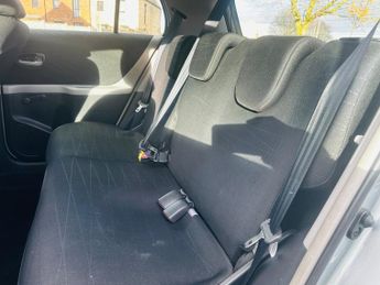Toyota Yaris 1.3 VVT-i TR Hatchback 5dr Petrol Manual (141 g/km, 85 bhp)