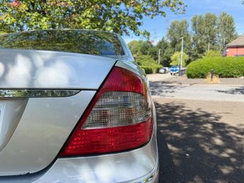 Mercedes-Benz E Class 1.8 E200 Kompressor Elegance Saloon 4dr Petrol Automatic (207 g/