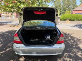 Mercedes-Benz E Class 1.8 E200 Kompressor Elegance Saloon 4dr Petrol Automatic (207 g/