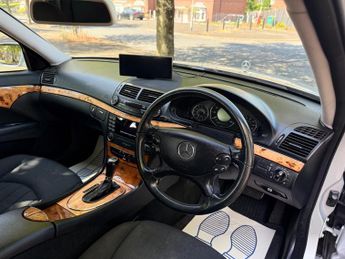 Mercedes-Benz E Class 1.8 E200 Kompressor Elegance Saloon 4dr Petrol Automatic (207 g/