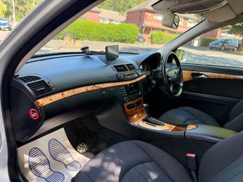 Mercedes-Benz E Class 1.8 E200 Kompressor Elegance Saloon 4dr Petrol Automatic (207 g/