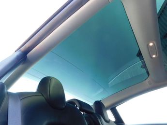 Tesla Model 3 Standard Range Plus Auto RWD 4dr