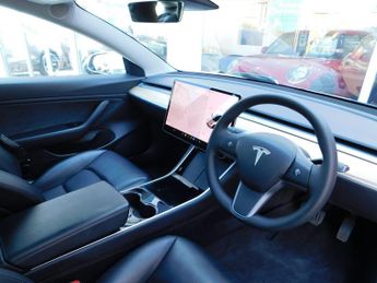 Tesla Model 3 Standard Range Plus Auto RWD 4dr