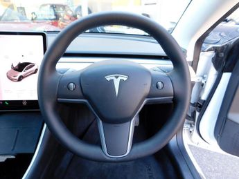 Tesla Model 3 Standard Range Plus Auto RWD 4dr