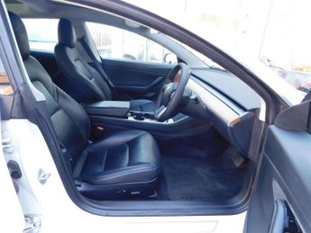 Tesla Model 3 Standard Range Plus Auto RWD 4dr