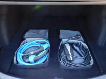Tesla Model 3 Standard Range Plus Auto RWD 4dr