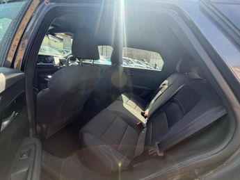 MG MG4 51kWh SE Auto 5dr