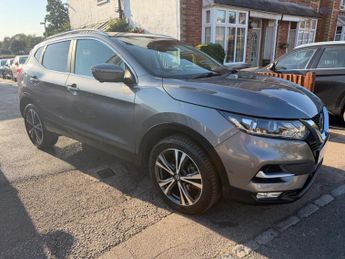 Nissan Qashqai 1.3 DIG-T N-Connecta Euro 6 (s/s) 5dr