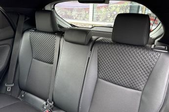 Toyota Yaris 1.5 VVT-h Dynamic E-CVT Euro 6 (s/s) 5dr
