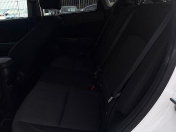 Hyundai Kona 1.6 h-GDi Premium SUV 5dr Petrol Hybrid DCT Euro 6 (s/s) (141 ps