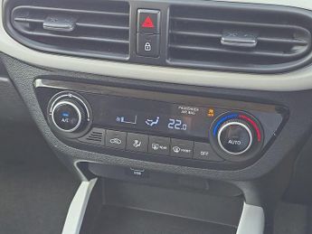 Hyundai I10 1.0 Premium Hatchback 5dr Petrol Auto Euro 6 (s/s) (67 ps)