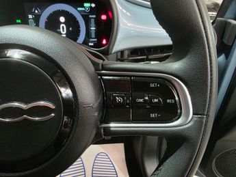Fiat 500e 42kWh Icon Auto 3dr