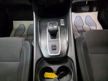 Nissan Qashqai 1.3 DIG-T MHEV Acenta Premium XTRON Euro 6 (s/s) 5dr