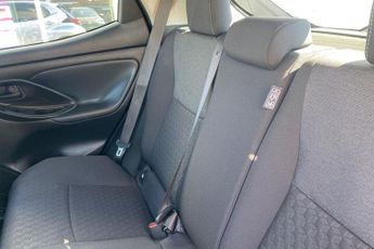 Toyota Yaris 1.5 VVT-h Design Hatchback 5dr Petrol Hybrid E-CVT Euro 6 (s/s) 