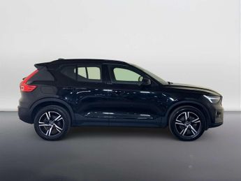 Volvo XC40 2.0 B3 MHEV Plus SUV 5dr Petrol Hybrid DCT Auto Euro 6 (s/s) (16