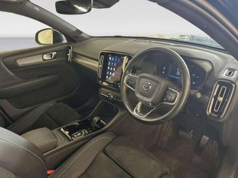 Volvo XC40 2.0 B3 MHEV Plus SUV 5dr Petrol Hybrid DCT Auto Euro 6 (s/s) (16