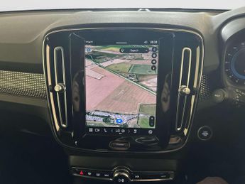 Volvo XC40 2.0 B3 MHEV Plus SUV 5dr Petrol Hybrid DCT Auto Euro 6 (s/s) (16