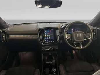 Volvo XC40 2.0 B3 MHEV Plus SUV 5dr Petrol Hybrid DCT Auto Euro 6 (s/s) (16