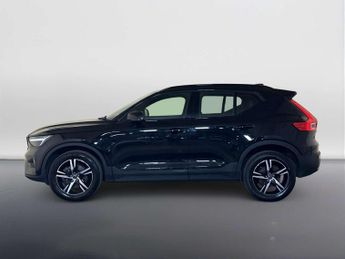 Volvo XC40 2.0 B3 MHEV Plus SUV 5dr Petrol Hybrid DCT Auto Euro 6 (s/s) (16