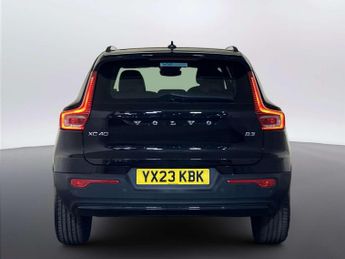 Volvo XC40 2.0 B3 MHEV Plus SUV 5dr Petrol Hybrid DCT Auto Euro 6 (s/s) (16