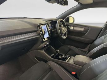 Volvo XC40 2.0 B4 MHEV Ultimate SUV 5dr Petrol Hybrid DCT Auto Euro 6 (s/s)