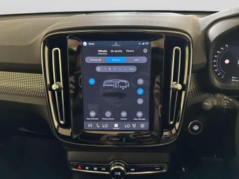 Volvo XC40 2.0 B4 MHEV Ultimate SUV 5dr Petrol Hybrid DCT Auto Euro 6 (s/s)