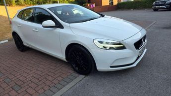 Volvo V40 1.5 T3 Momentum Nav Plus Auto Euro 6 (s/s) 5dr