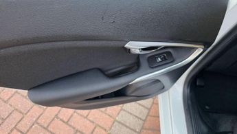 Volvo V40 1.5 T3 Momentum Nav Plus Auto Euro 6 (s/s) 5dr