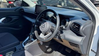 Toyota Yaris 1.5 VVT-h Design Hatchback 5dr Petrol Hybrid E-CVT Euro 6 (s/s) 