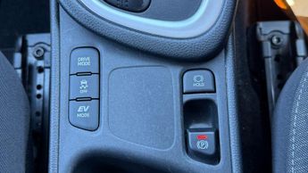 Toyota Yaris 1.5 VVT-h Design Hatchback 5dr Petrol Hybrid E-CVT Euro 6 (s/s) 