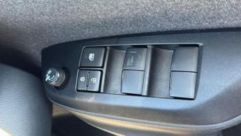 Toyota Yaris 1.5 VVT-h Design Hatchback 5dr Petrol Hybrid E-CVT Euro 6 (s/s) 