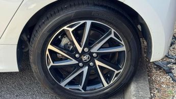 Toyota Yaris 1.5 VVT-h Design Hatchback 5dr Petrol Hybrid E-CVT Euro 6 (s/s) 