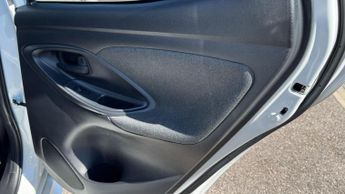 Toyota Yaris 1.5 VVT-h Design Hatchback 5dr Petrol Hybrid E-CVT Euro 6 (s/s) 