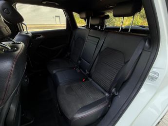 Mercedes-Benz B Class 1.5 B180d AMG Line (Premium Plus) 7G-DCT Euro 6 (s/s) 5dr