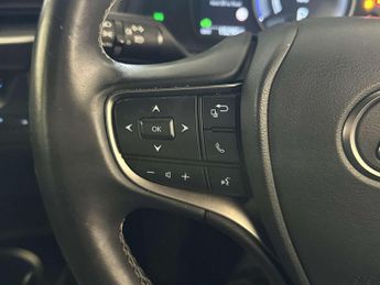Lexus UX 2.0 250h SUV 5dr Petrol Hybrid E-CVT Euro 6 (s/s) (184 ps)